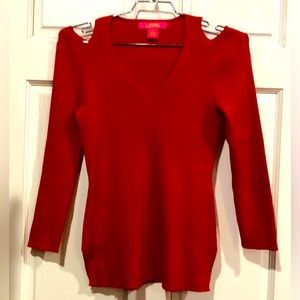 ♥️CATHERINE MALANDRINO Ribbed Cold Shoulder fitted red Sweater/blouse size M EUC